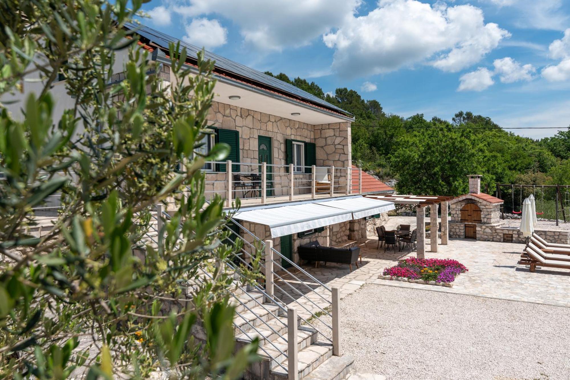 Villa Zuza Bristivica Exterior photo