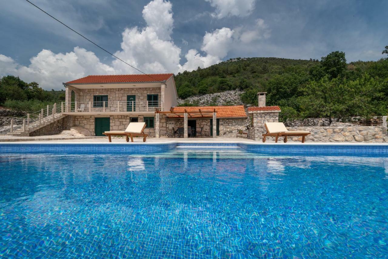 Villa Zuza Bristivica Exterior photo