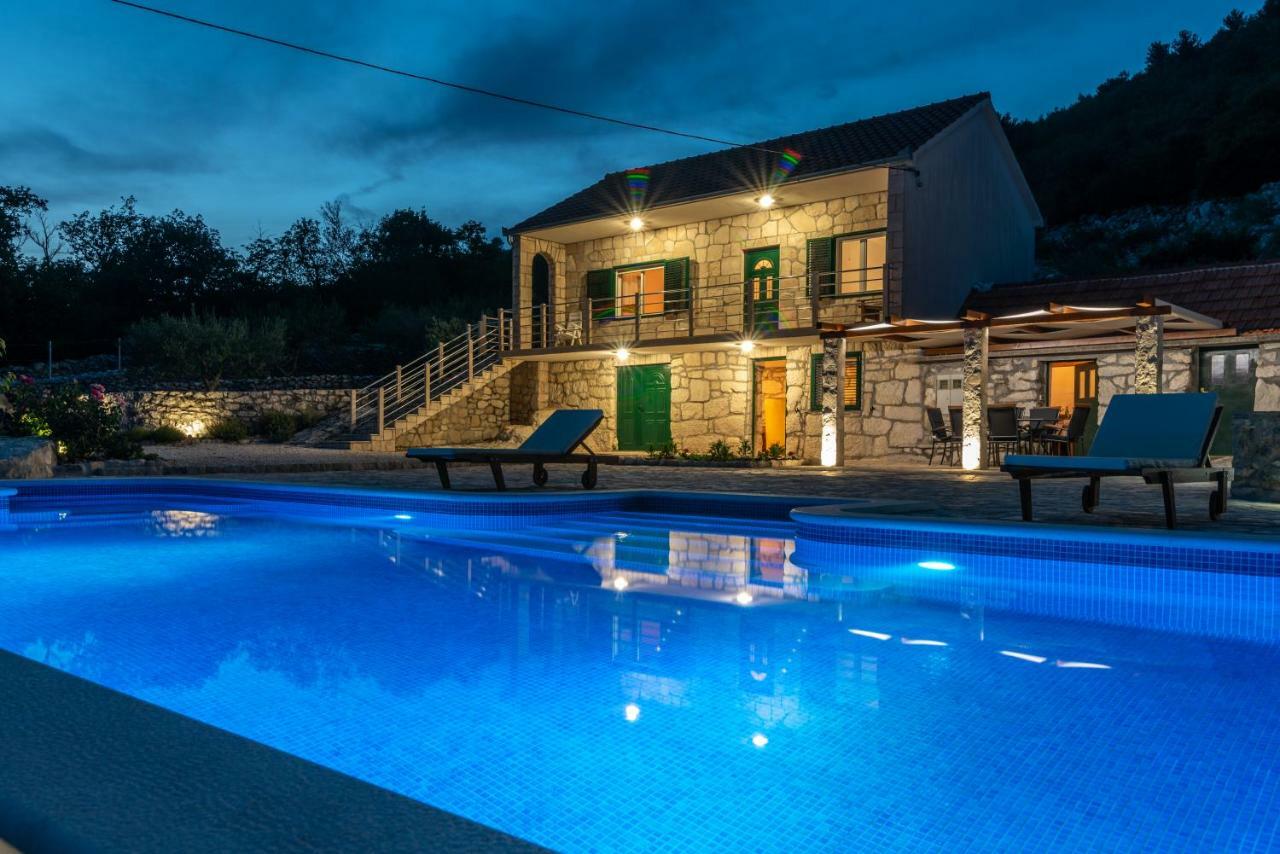 Villa Zuza Bristivica Exterior photo